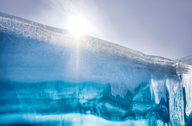 Sinistä jäätä